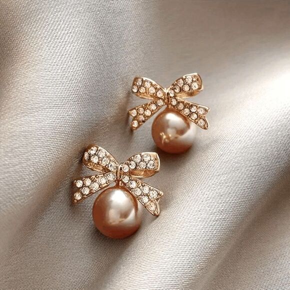 Bow Pearl Gold Diamond Stud Earrings - Picture 3 of 6